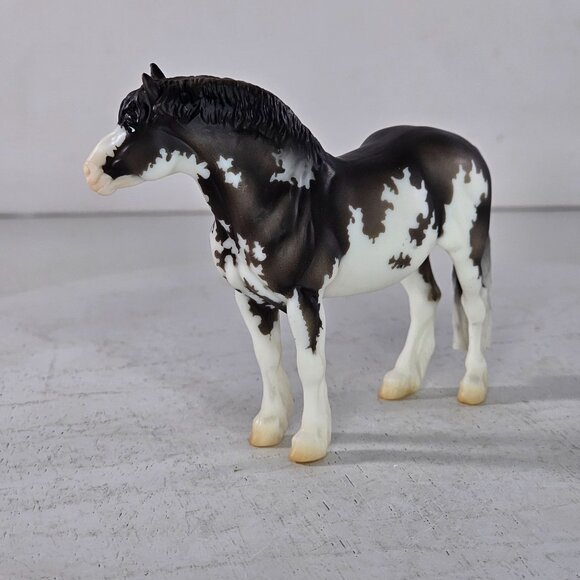 Breyer NEW Shindig Breyerfest 2025 Giorgio Pinto Online Stablemate Model Horse - Picture 5 of 8